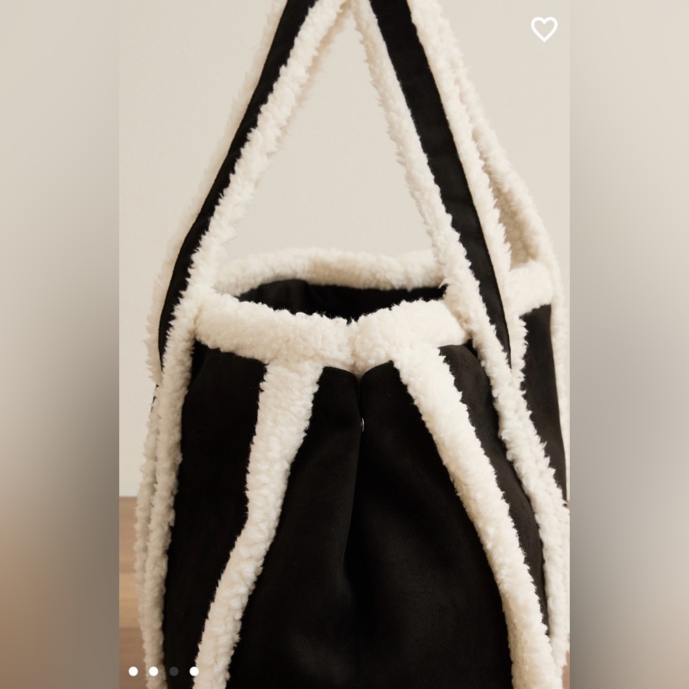 Cozy Black Tote with Cream Faux Shearling Trim - Picture 3 of 4